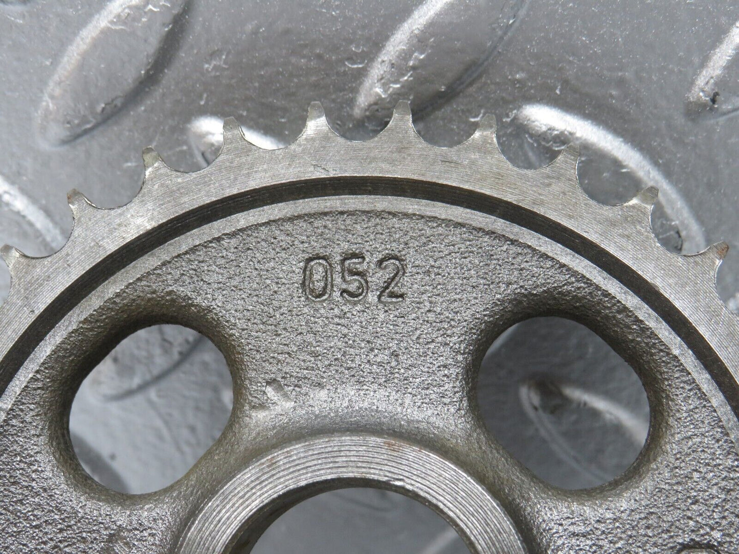 0019 Mercedes-Benz W116 350SE Camshaft Timing Gear 1160520601