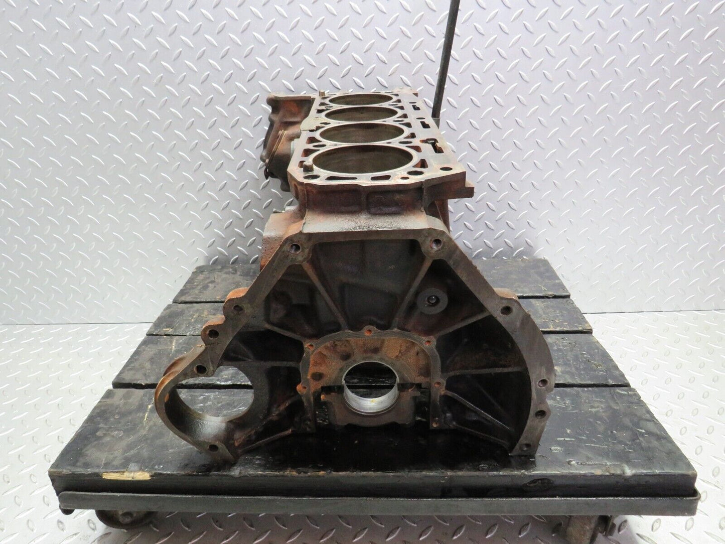29957 Mercedes-Benz W123 230E Engine Block 1020110301 M102.980