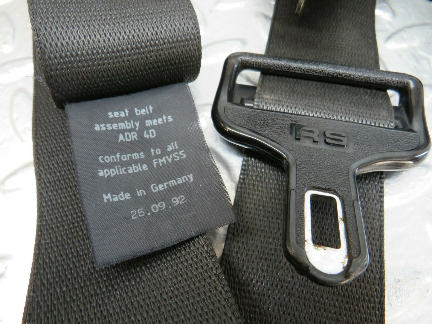 24385 Mercedes-Benz S124 220TE Wagon Front Right Seat Belt 1248609885