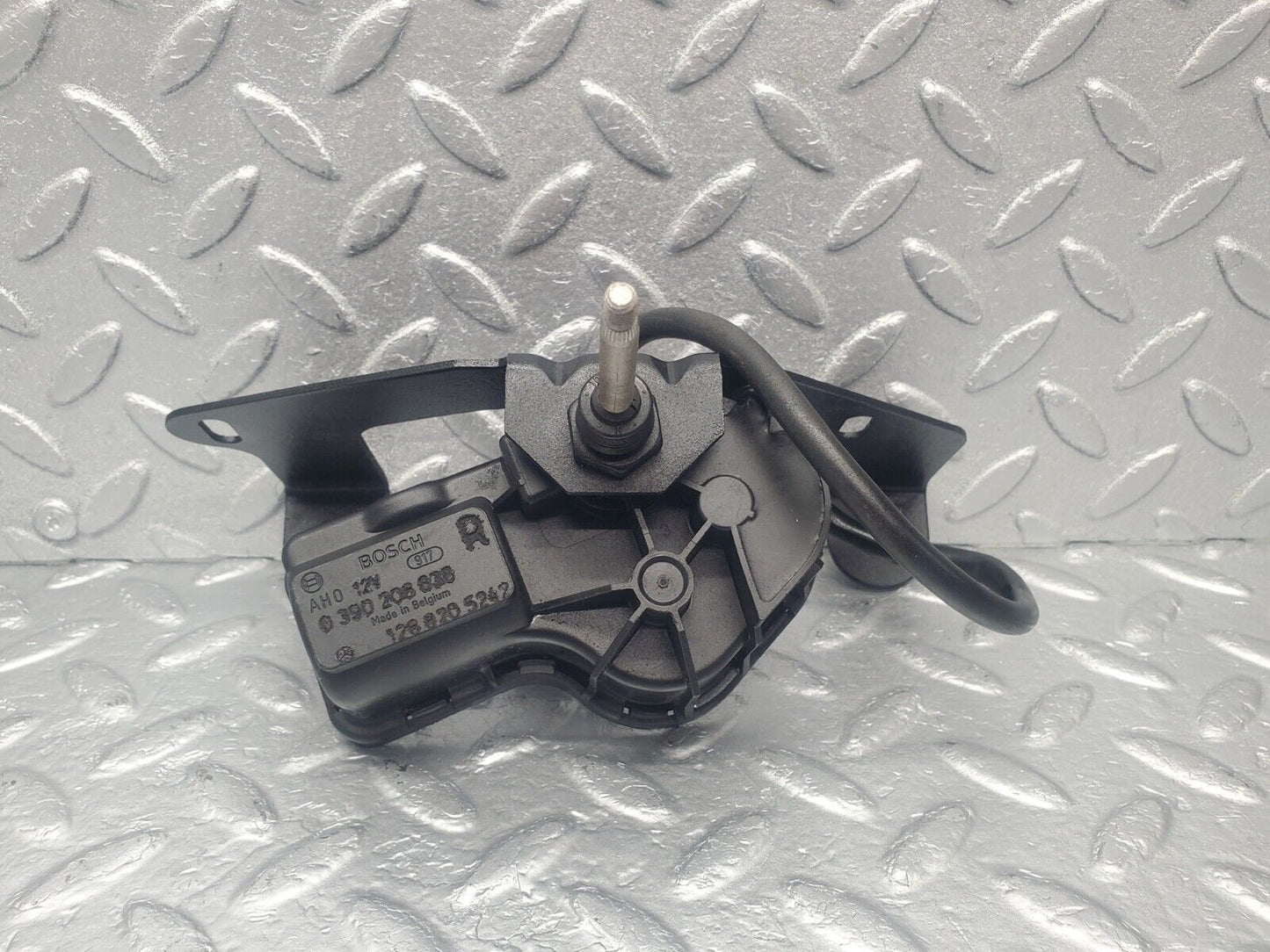 46034 Mercedes-Benz W126 420SE Headlight Wiper Motor Bosch Right 1268205242 0390206838