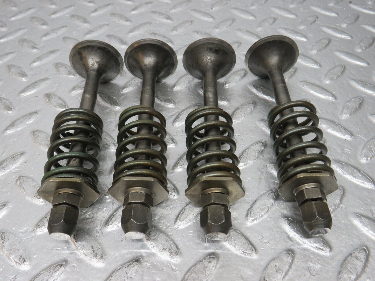 0886 Mercedes-Benz W123 240D Engine Exhaust Valve with Spring