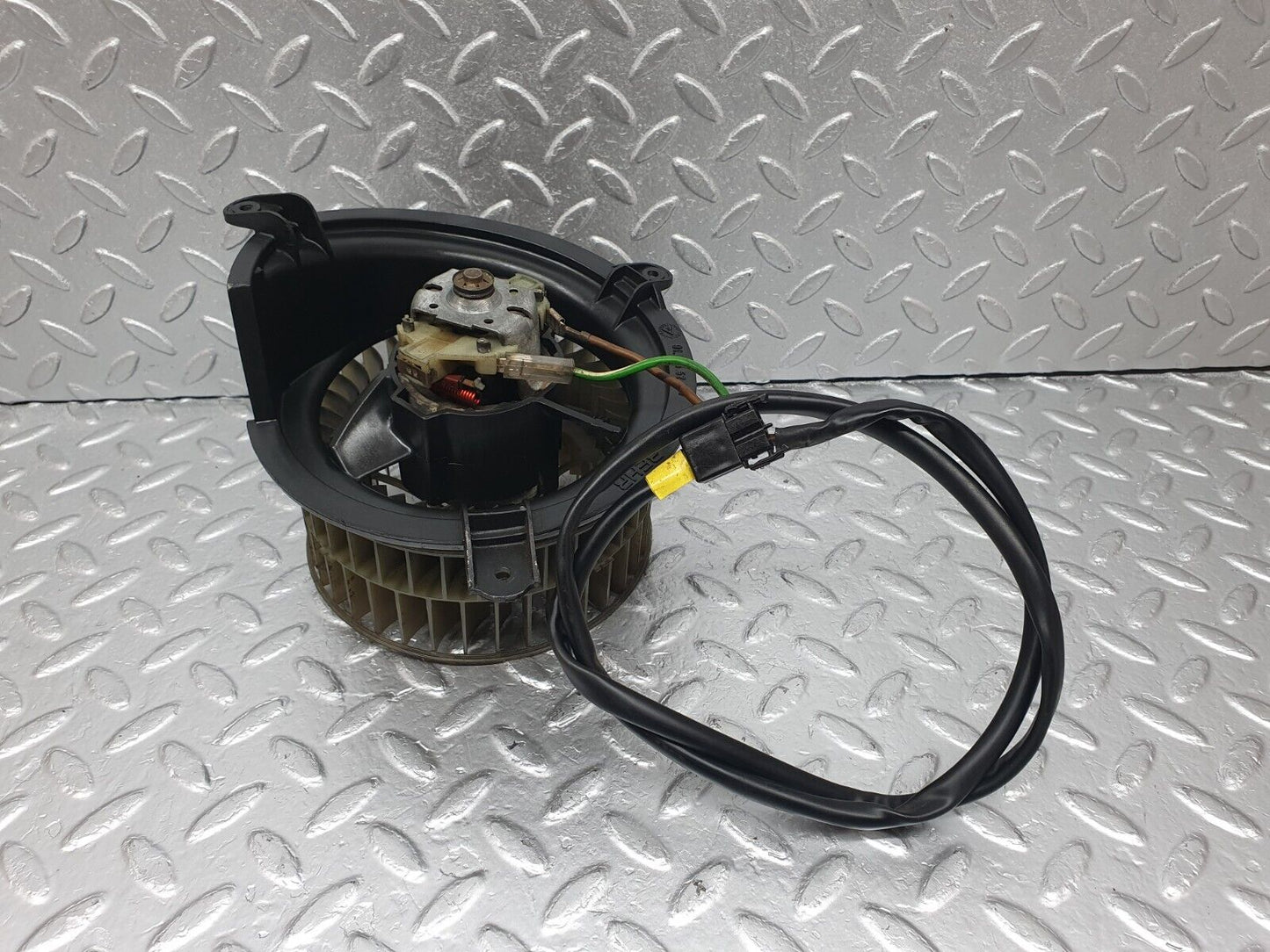 42718 Mercedes-Benz W201 190 Heater Blower Motor Behr 91.484.52.037