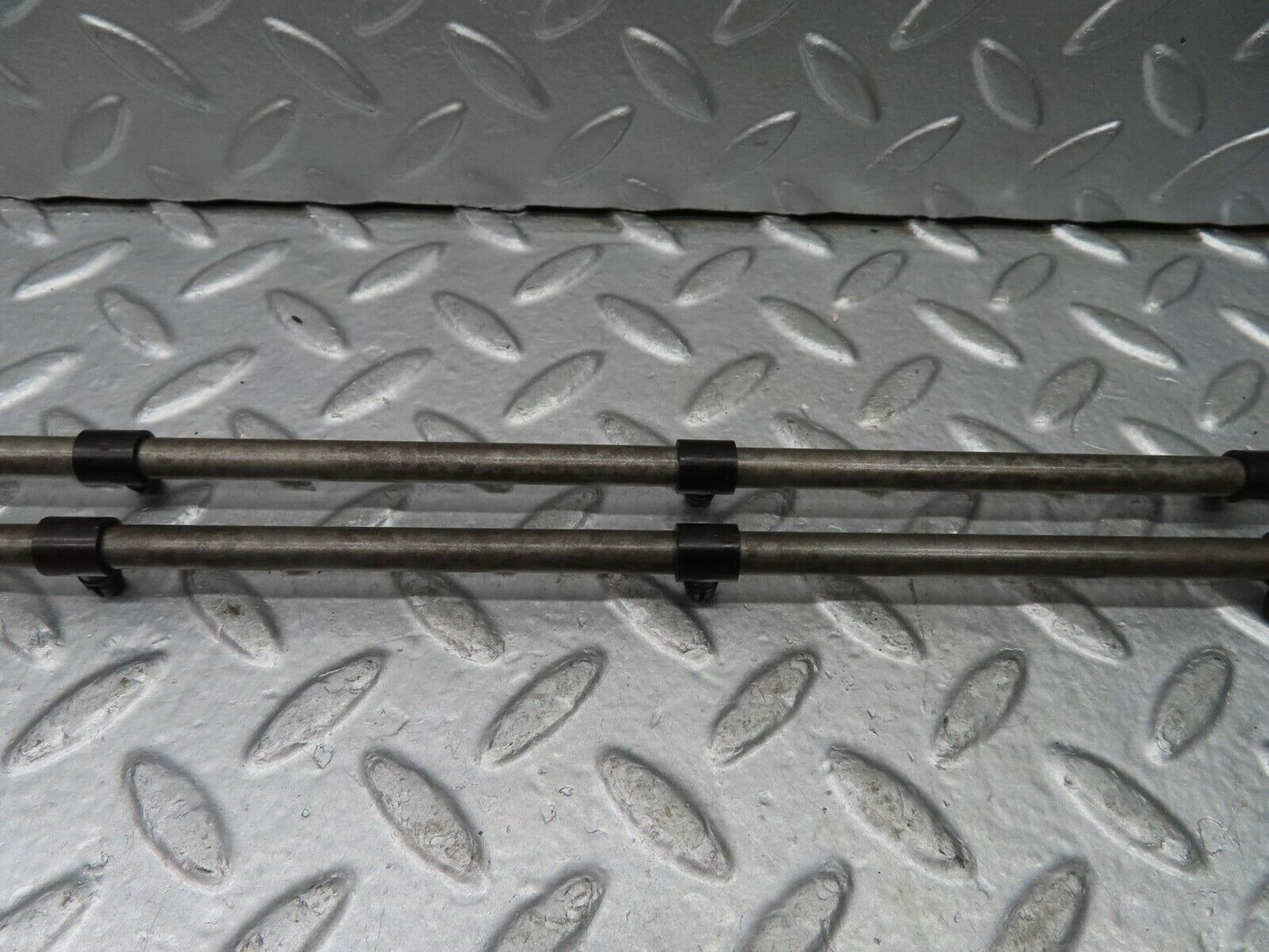 20705 Mercedes-Benz R107 450SL Camshaft Oil Tube