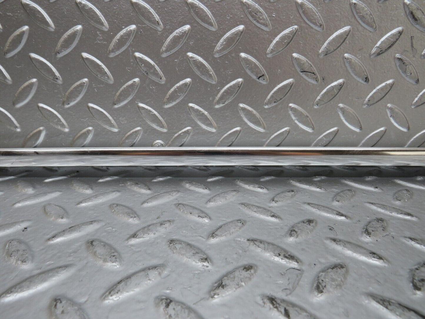 26404 Mercedes-Benz W116 450SE Roof Chrome Trim Left Side