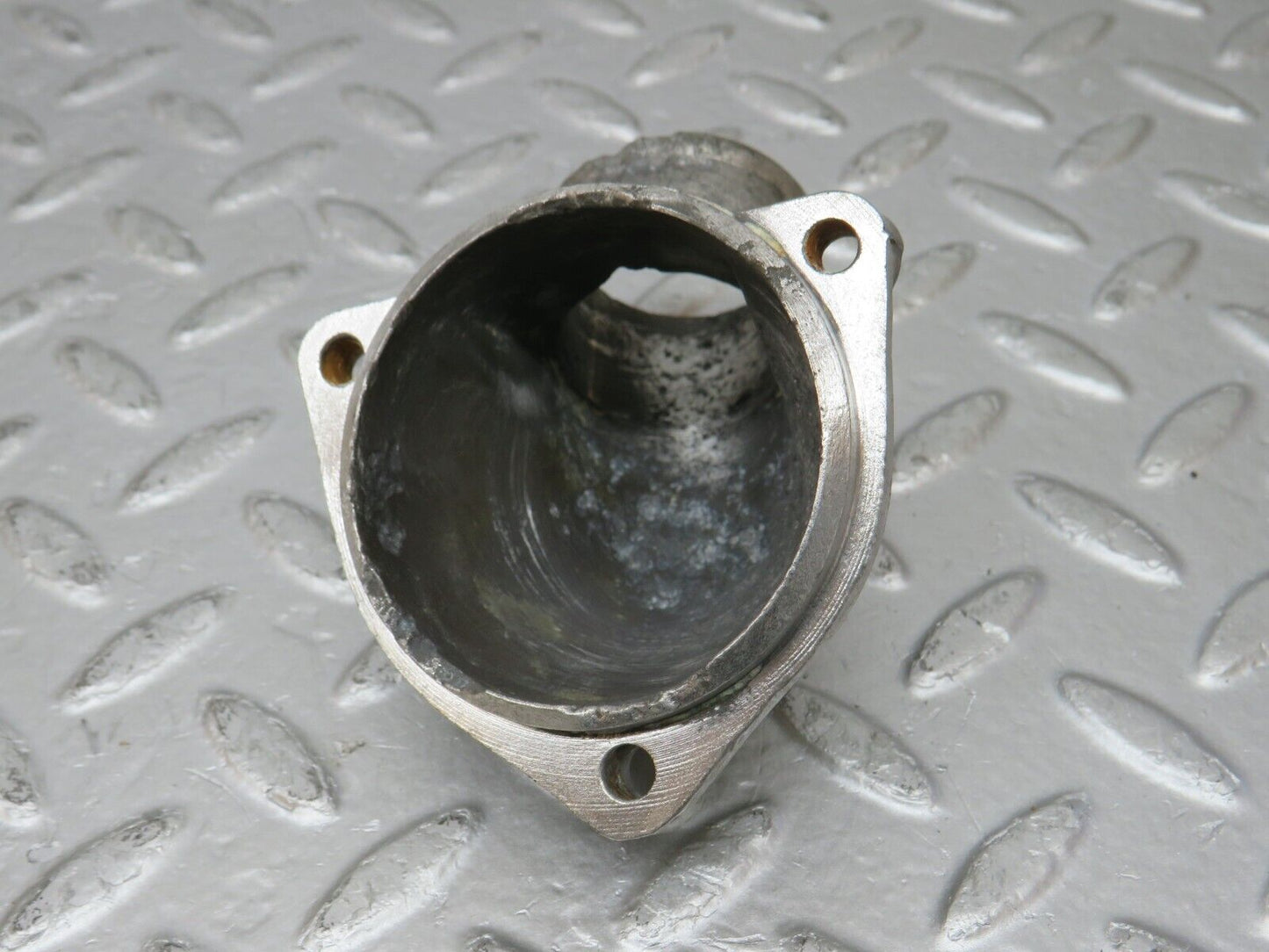 32857 Mercedes-Benz C107 R107 350 V8 Thermostat Housing 1162030374