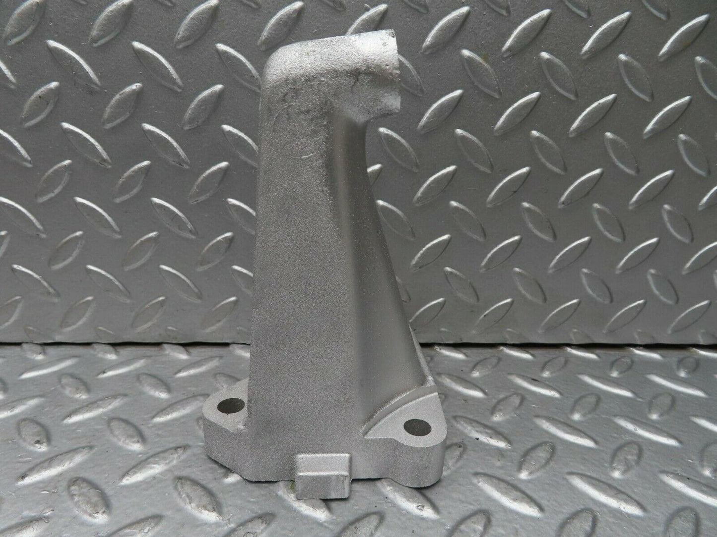 15264 Mercedes-Benz W123 230E Engine Mount Bracket 1022230304