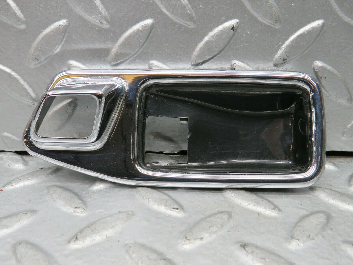 21976 Mercedes-Benz S123 280TE Wagon Chrome Frame For Door Opener Left 1167660111