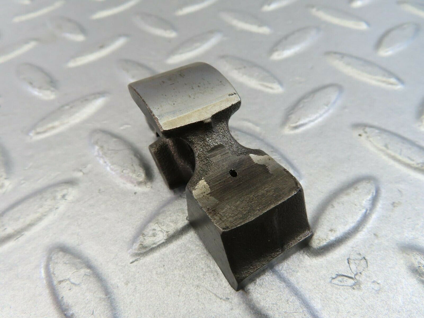 9864 Mercedes-Benz C123 280CE Coupe Valve Rocker Arm With Retaining Spring