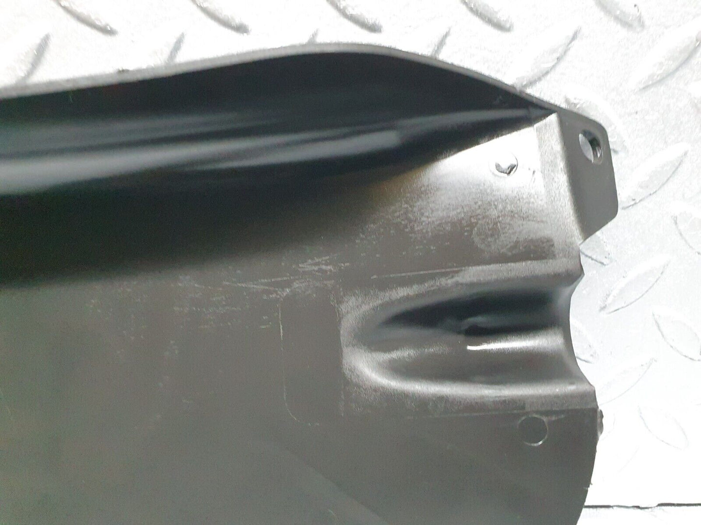 40951 Mercedes-Benz W126 300SE Vacuum Pump Housing Cover 1268050914