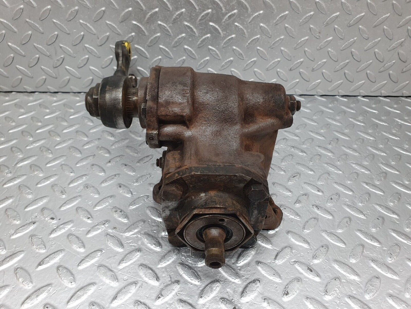 43863 Mercedes-Benz C126 380SEC Coupe Steering Box Steering Rack 1264610501