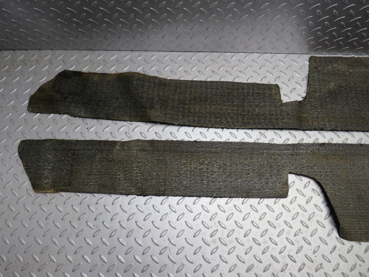 28010 Mercedes-Benz W123 280E Front Mat Set Black