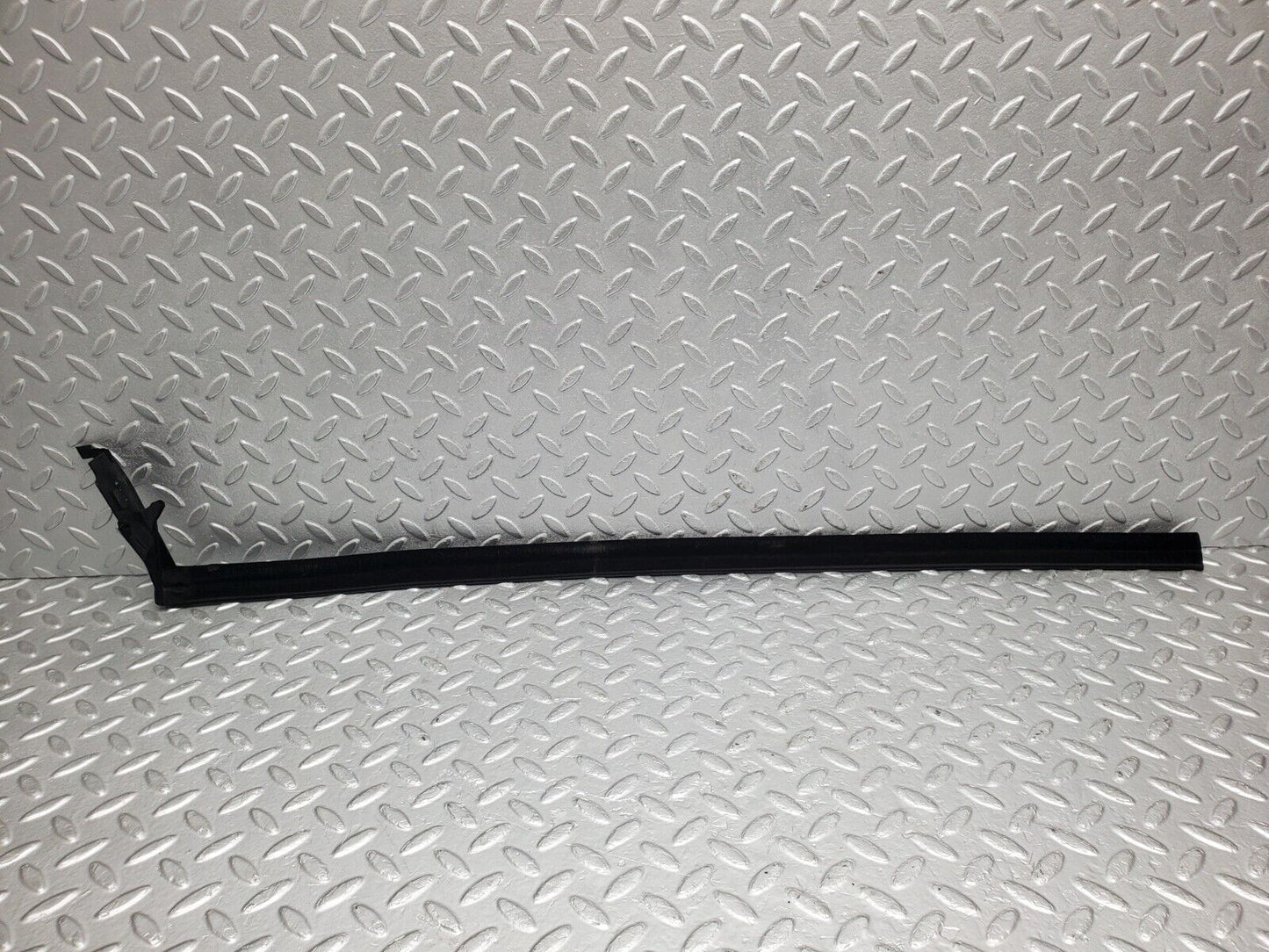 46744 Mercedes-Benz R129 320SL Coupe Right Door Seal Window Weatherstrip