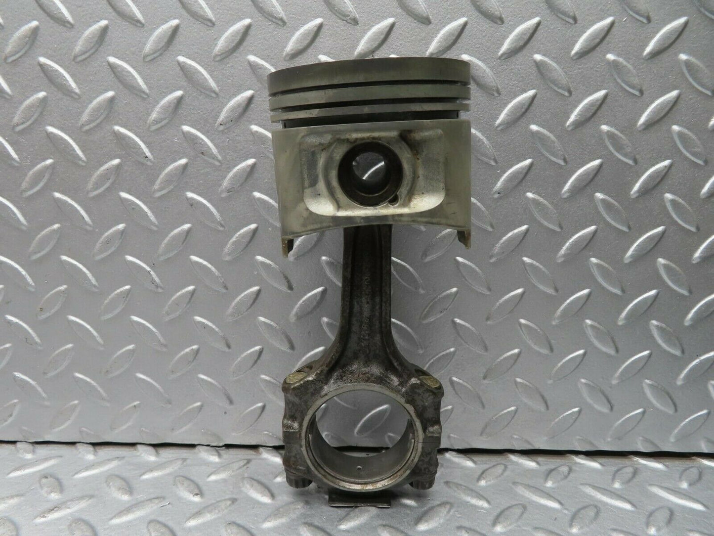 16681 Mercedes-Benz C107 380SLC Piston With Connecting Rod 91.995 mm