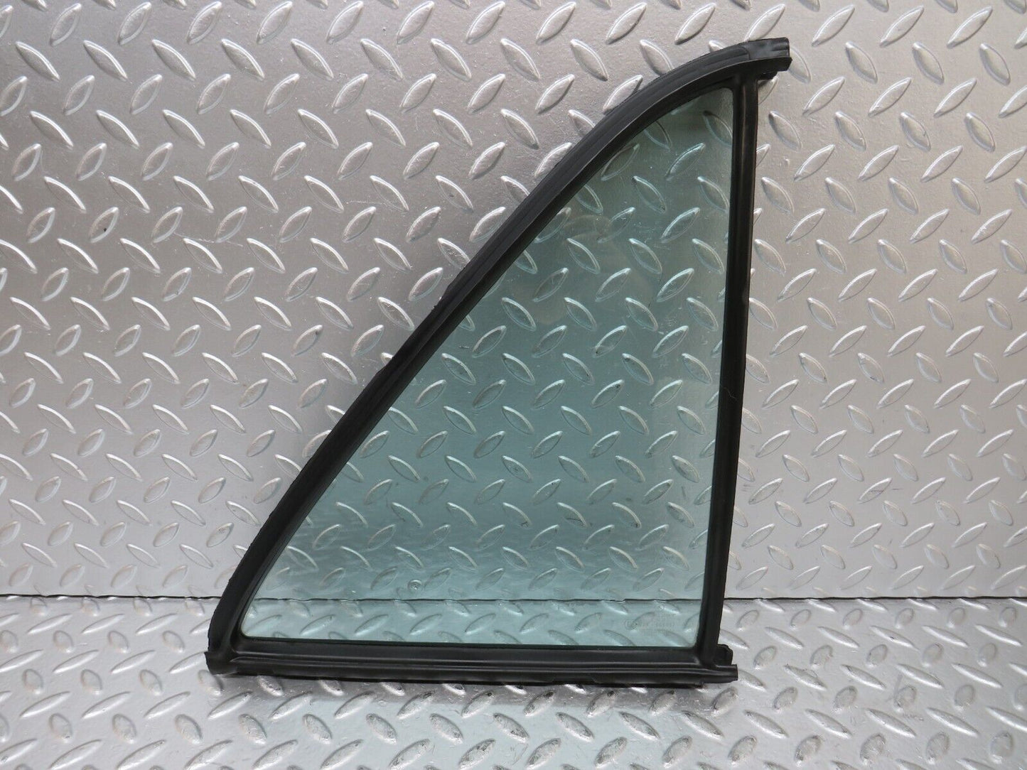 27223 Mercedes-Benz W123 280E Rear Right Quarter Window Glass 1237350224