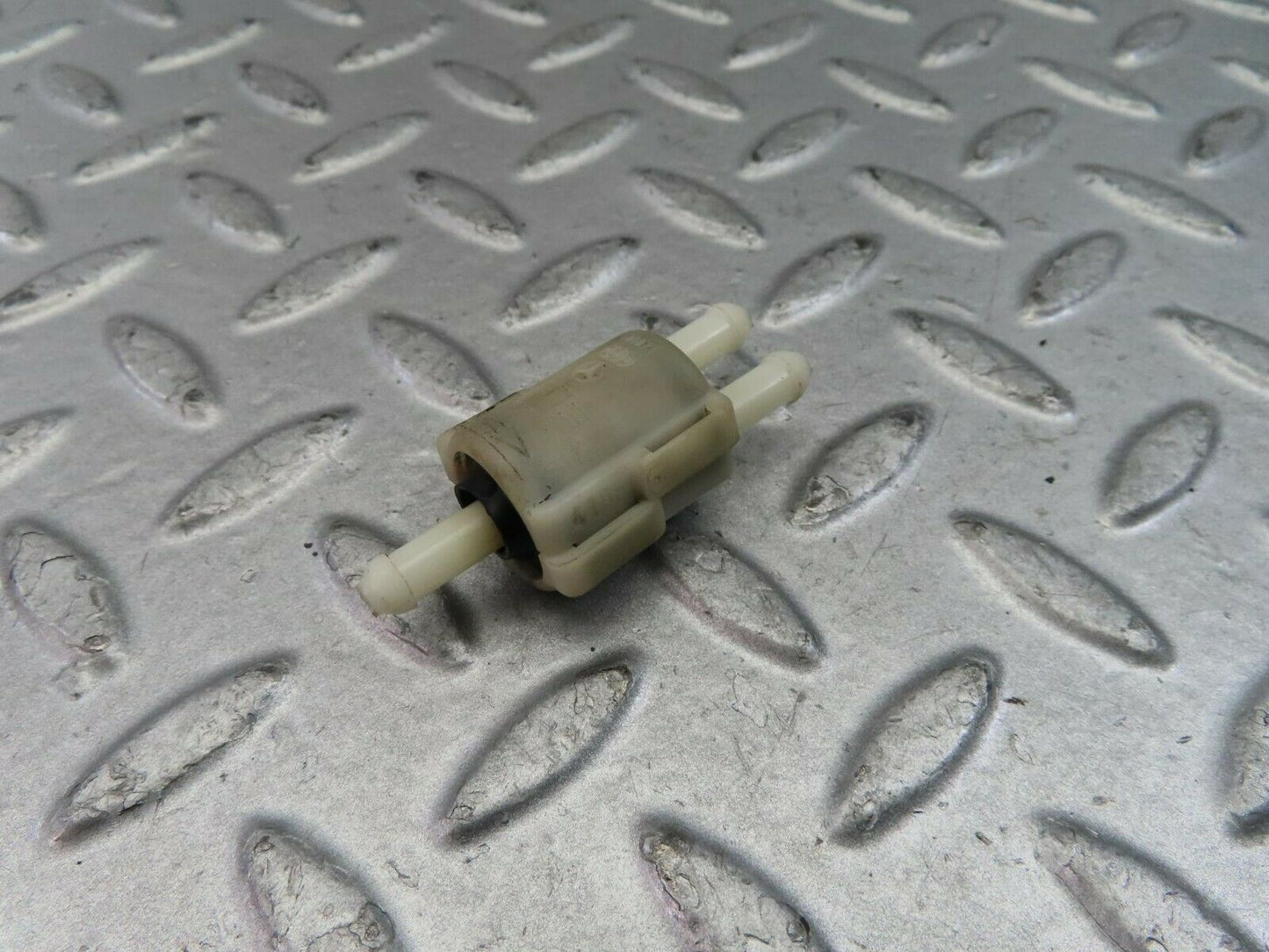 9739 Mercedes-Benz C123 280CE Coupe Windscreen Washer Valve