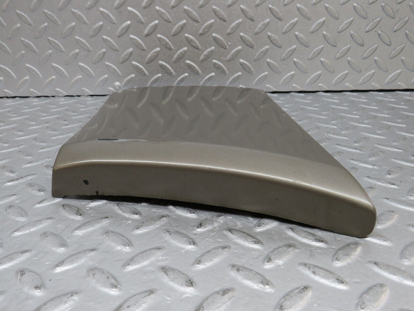 36451 Mercedes-Benz W201 190E 2.0L Front Right Fender Wing Moulding Trim 2016905440