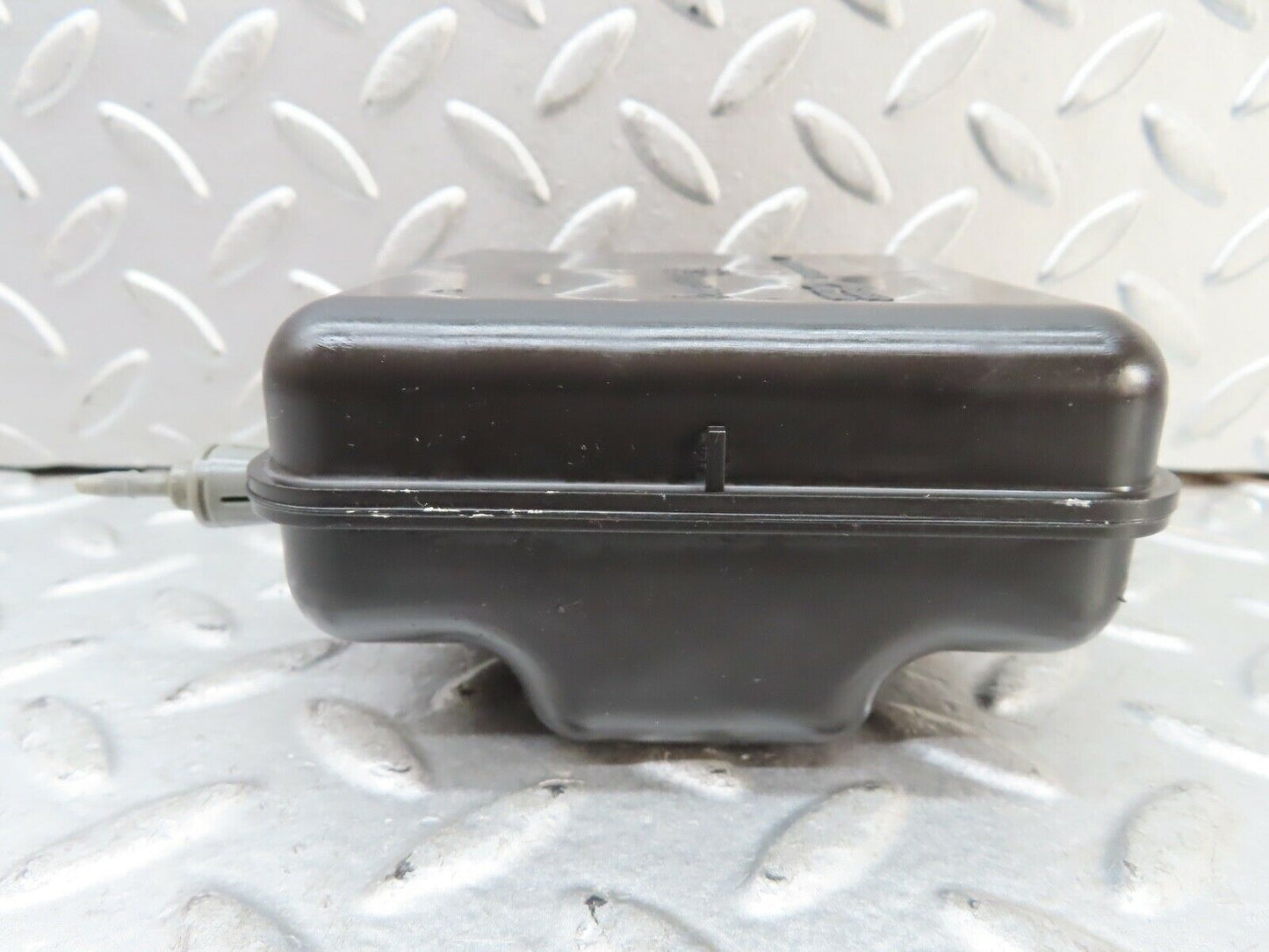 19323 Mercedes-Benz C140 CL420 Coupe Air Vacuum Expansion Tank 1298050019