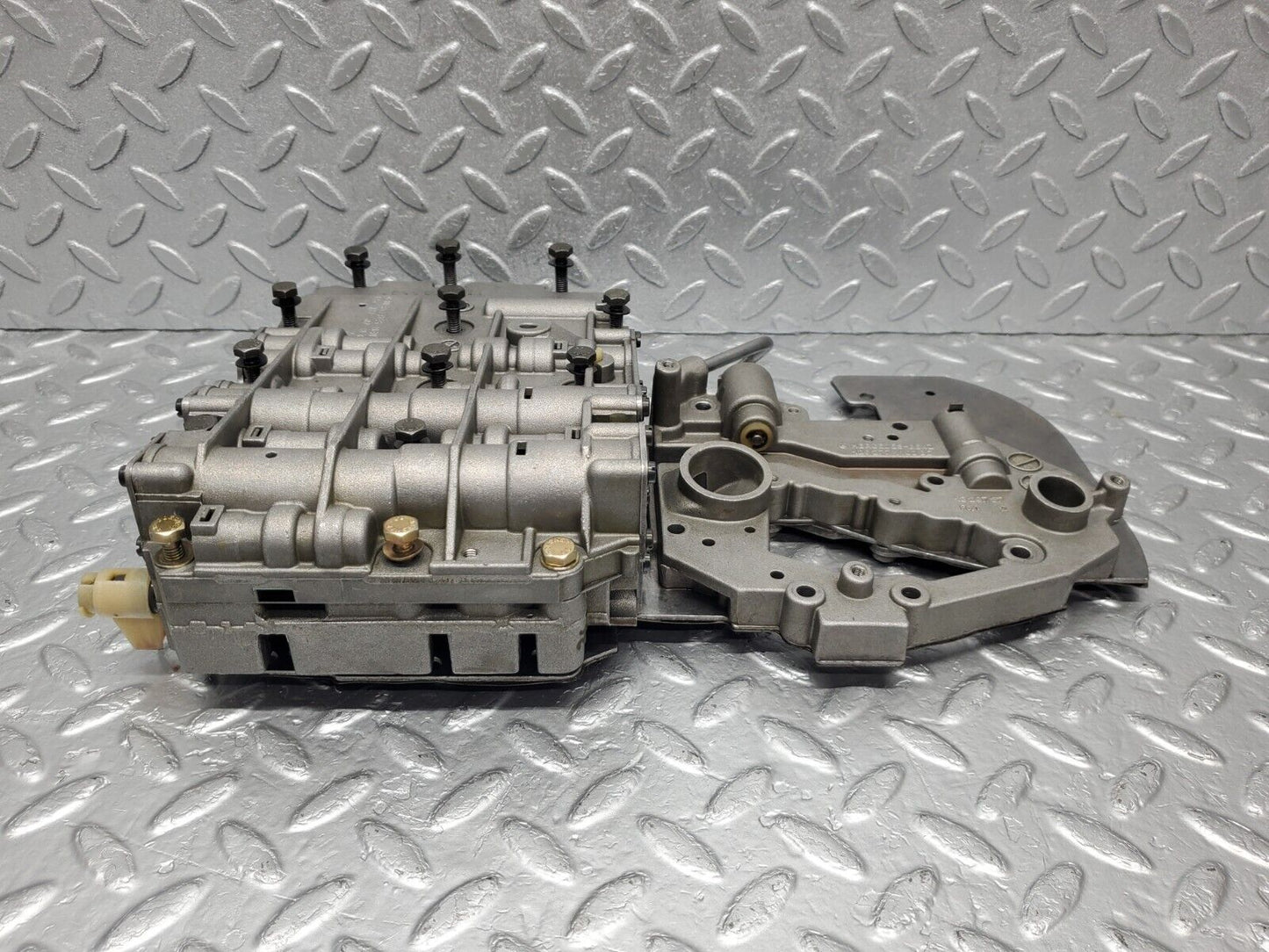 46698 Mercedes-Benz C123 280CE Coupe Automatic Gearbox Valve Body 722.309 1262771100 1262770701