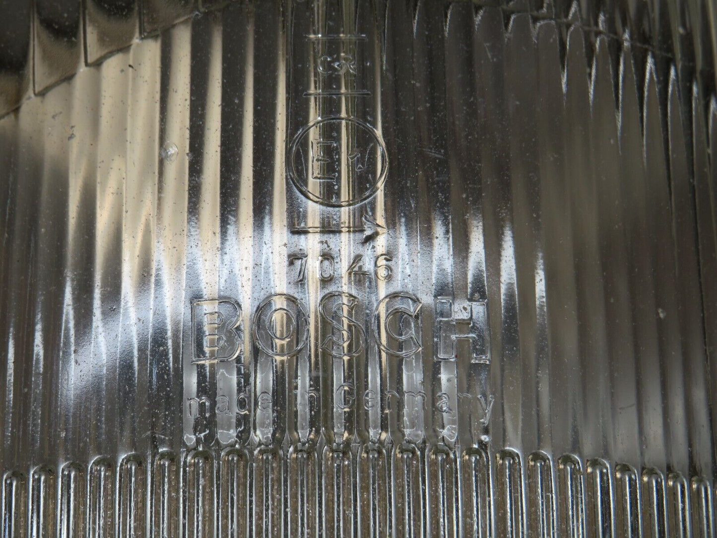 35864 Mercedes-Benz W108 Headlight Bosch 1305630023