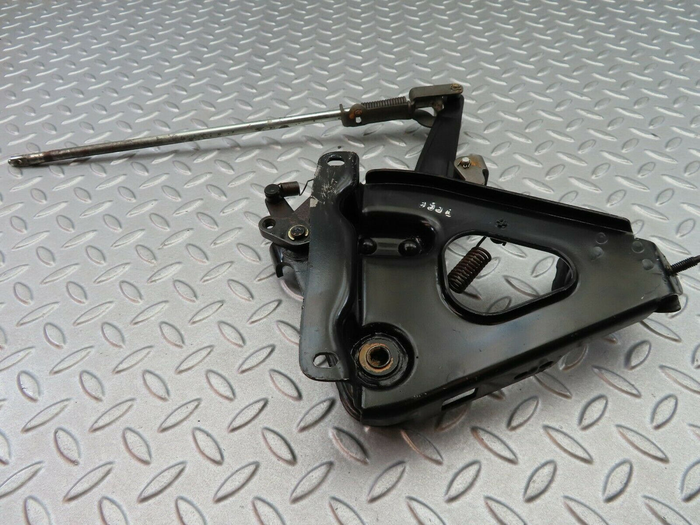 6302 Mercedes-Benz W126 380SE Handbrake Regulator