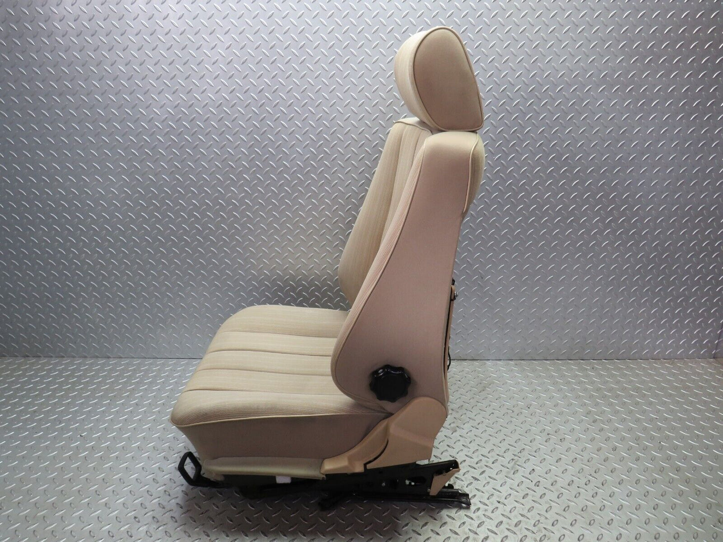 34232 Mercedes-Benz W124 260E Front Right Driver Seat Beige 1249101050