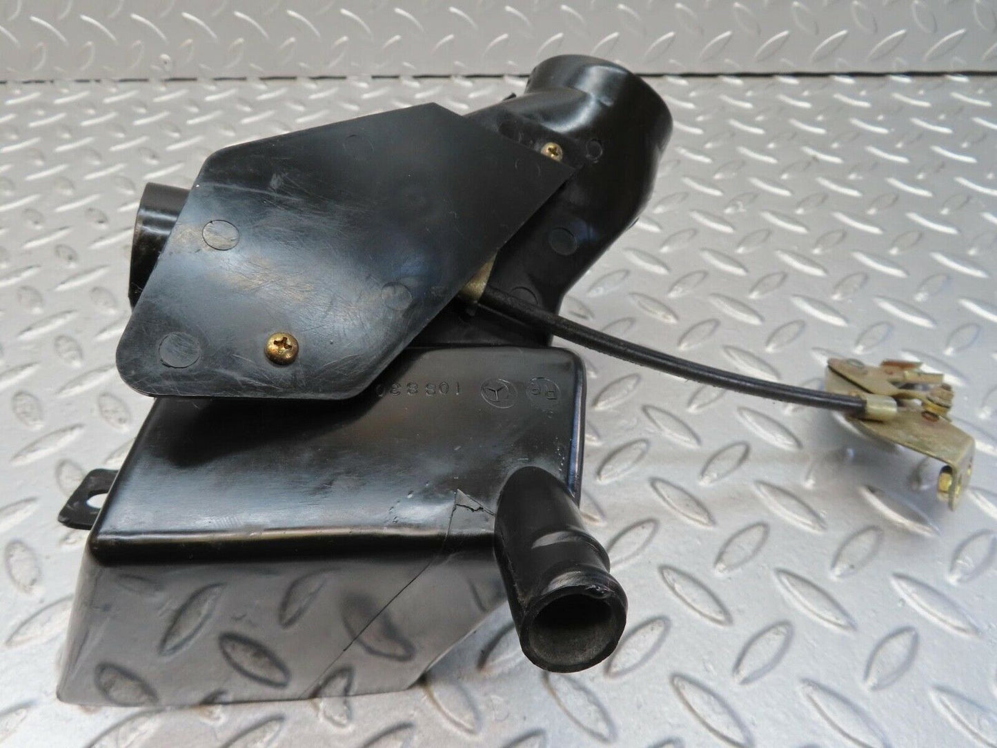 12393 Mercedes-Benz W108 280SE 3.5 Air Vent Control Right Side 1088301245