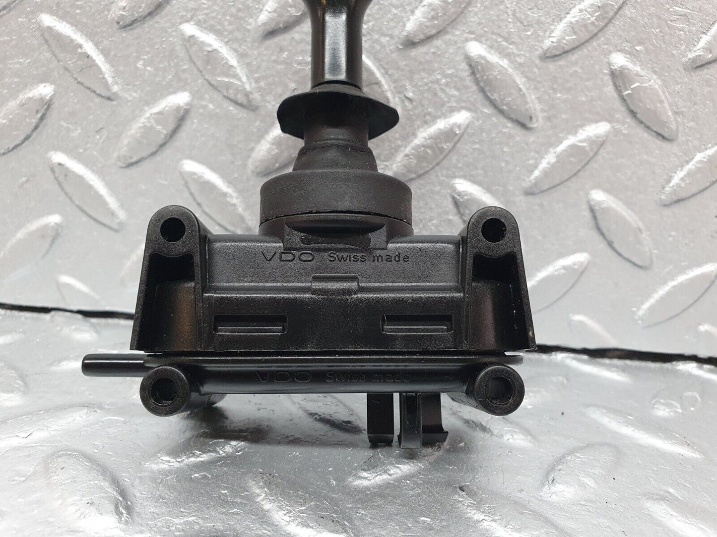 41512 Mercedes-Benz W124 200E Rear Door Lock Vacuum Actuator 0008007975