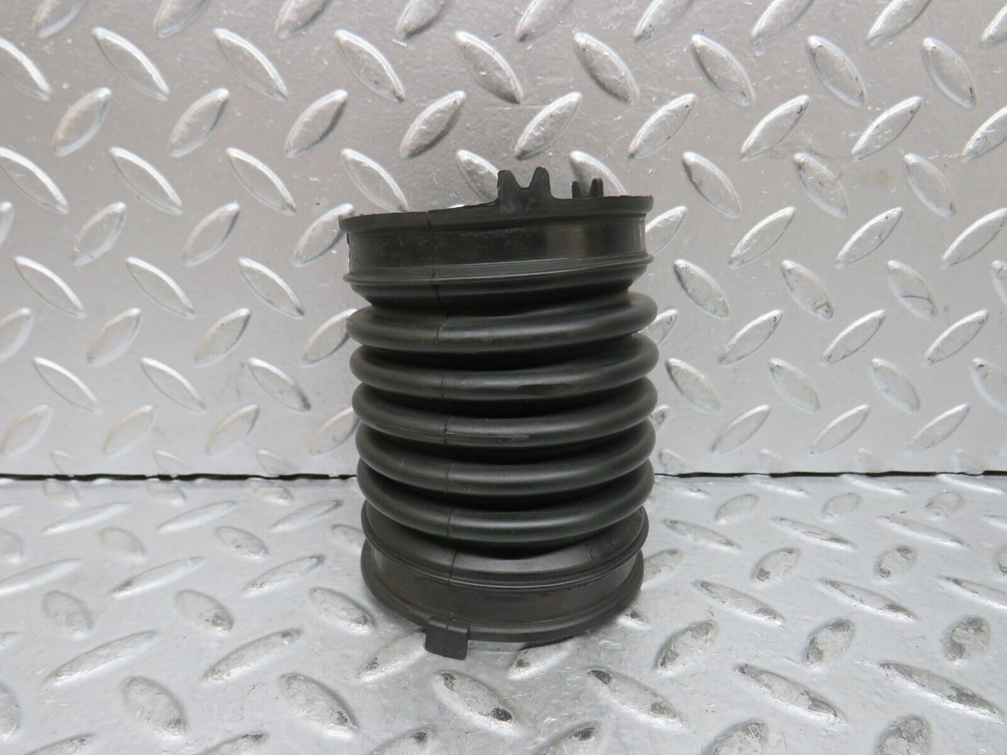 29113 Mercedes-Benz C124 320CE Coupe Air Intake Hose 1040940191