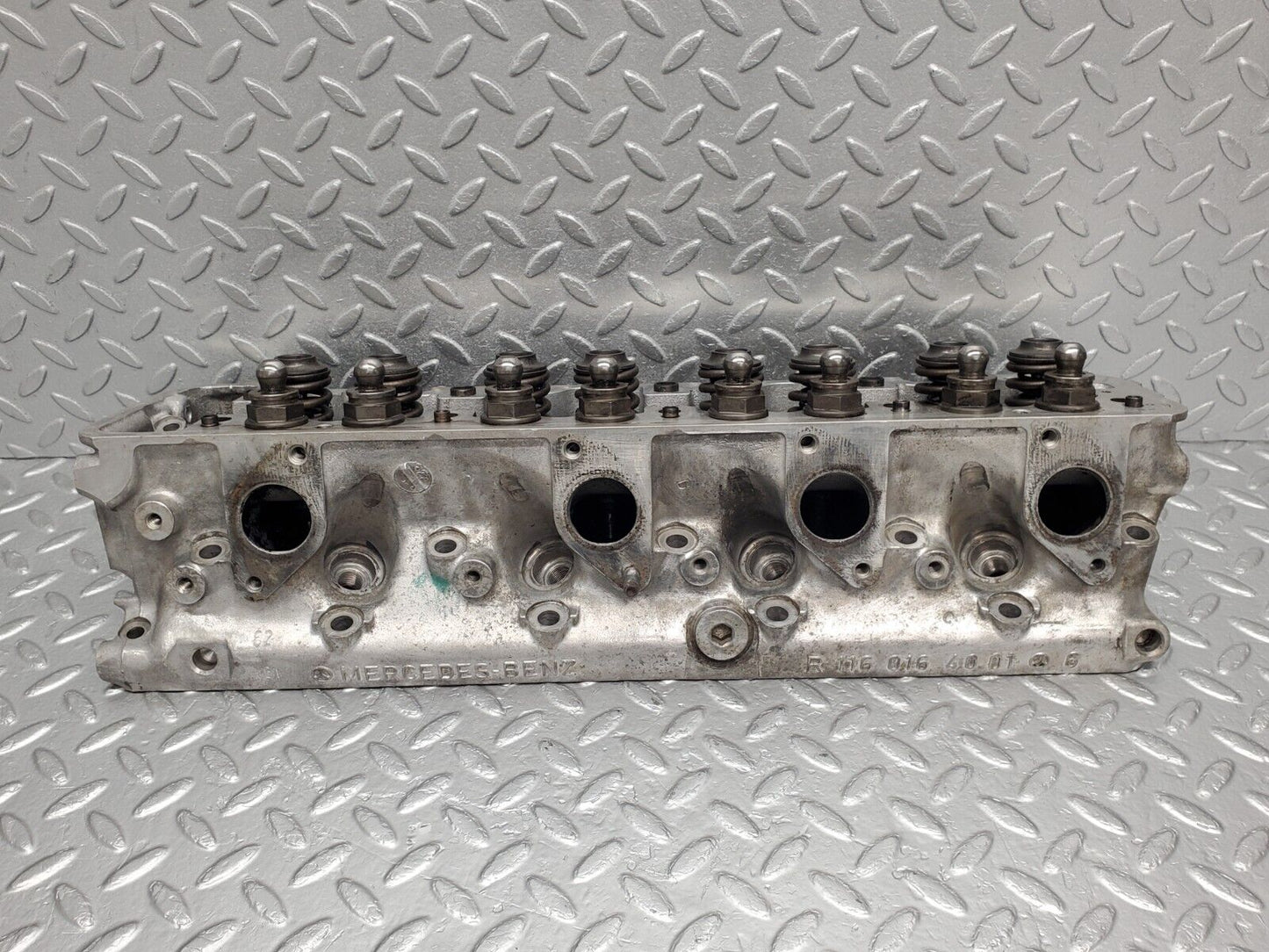 46317 Mercedes-Benz W126 420SE Cylinder Head Left Side 1160164001