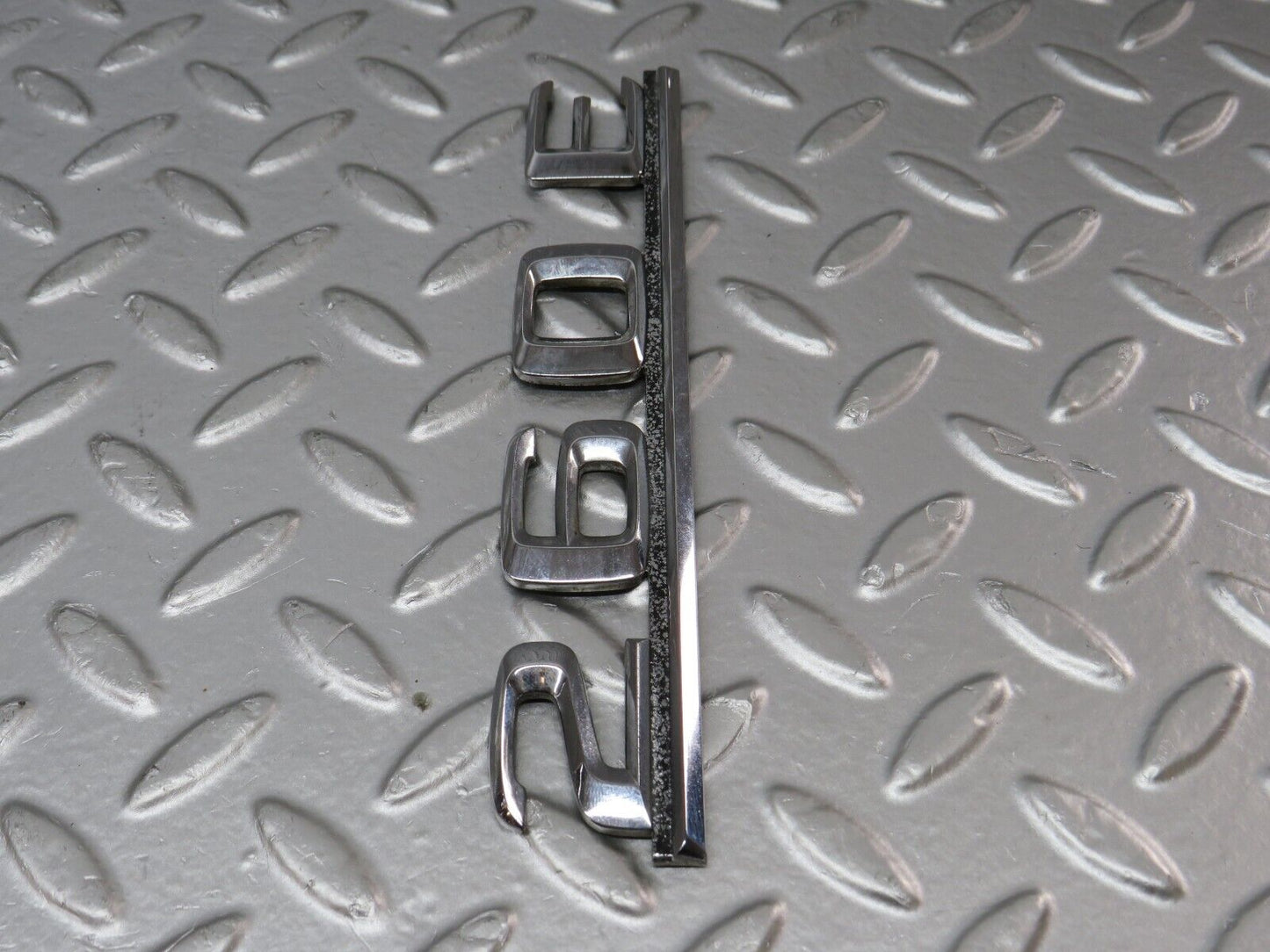 33964 Mercedes-Benz W124 260E Trunk Lid Badge Emblem 1248171515