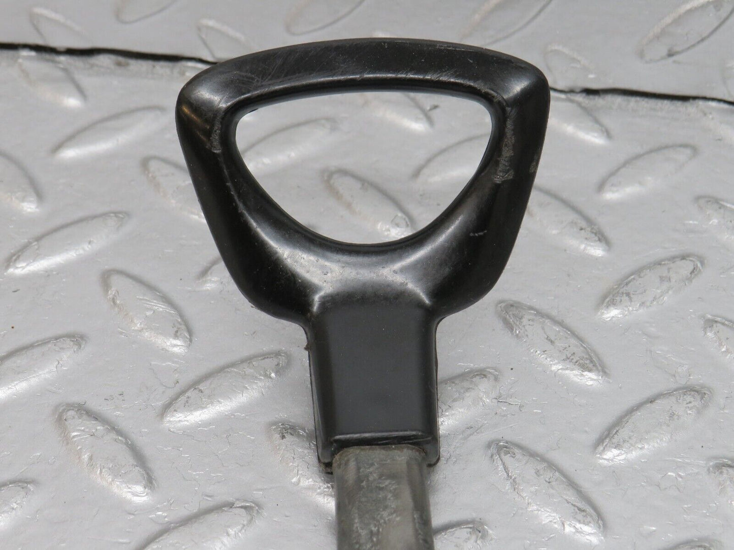 33202 Mercedes-Benz C107 R107 Front Right Seat Sliding Adjust Handle