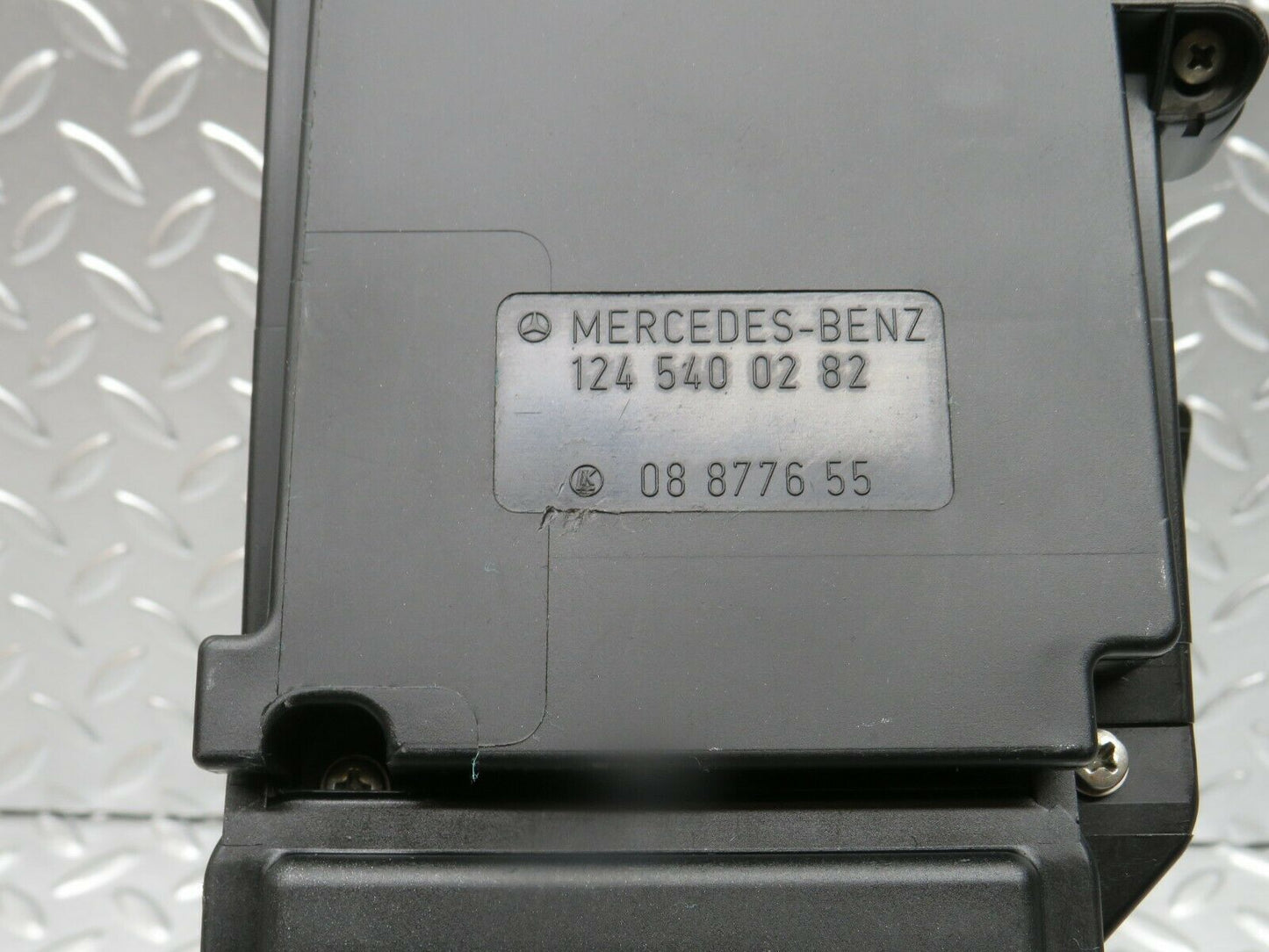 22330 Mercedes-Benz C124 E220 Coupe Fuse Box Lid Cover Panel 1245400282