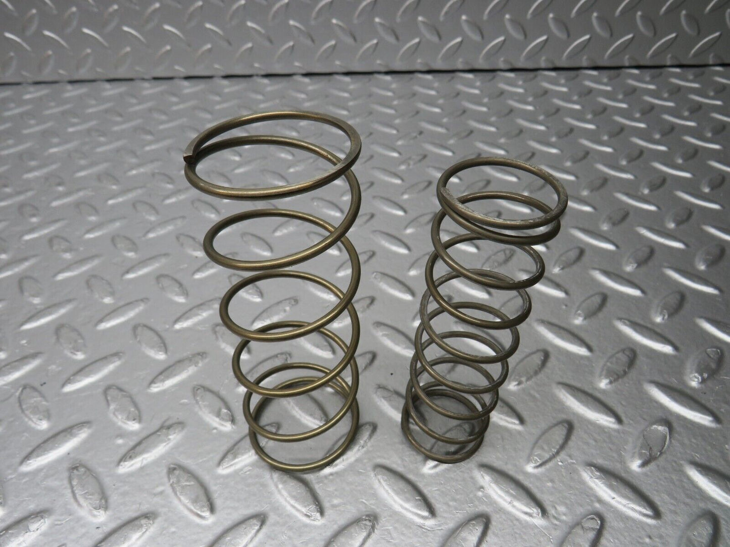 30950 Mercedes-Benz W124 230E Automatic Gearbox Piston Spring 722.408