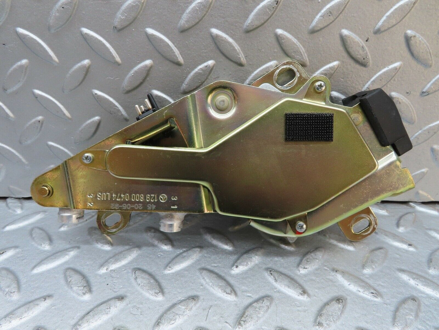 17455 Mercedes-Benz R129 300SL Coupe Roof Lock Right Side 1298000474