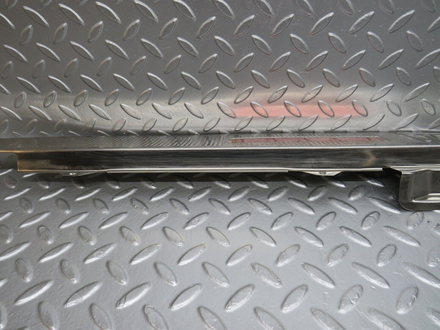 32501 Mercedes-Benz S124 300TE Trunk Edge Chrome Moulding 1246980089 000584503