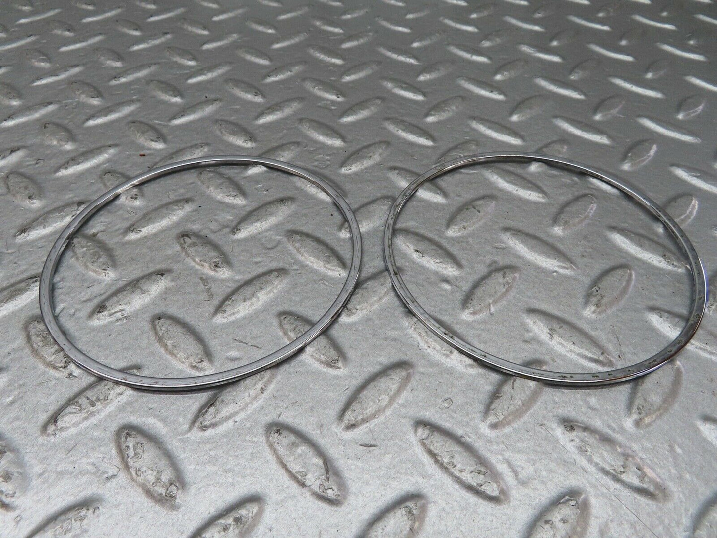 18357 Mercedes-Benz W115 Instrument Cluster Glass With Rings