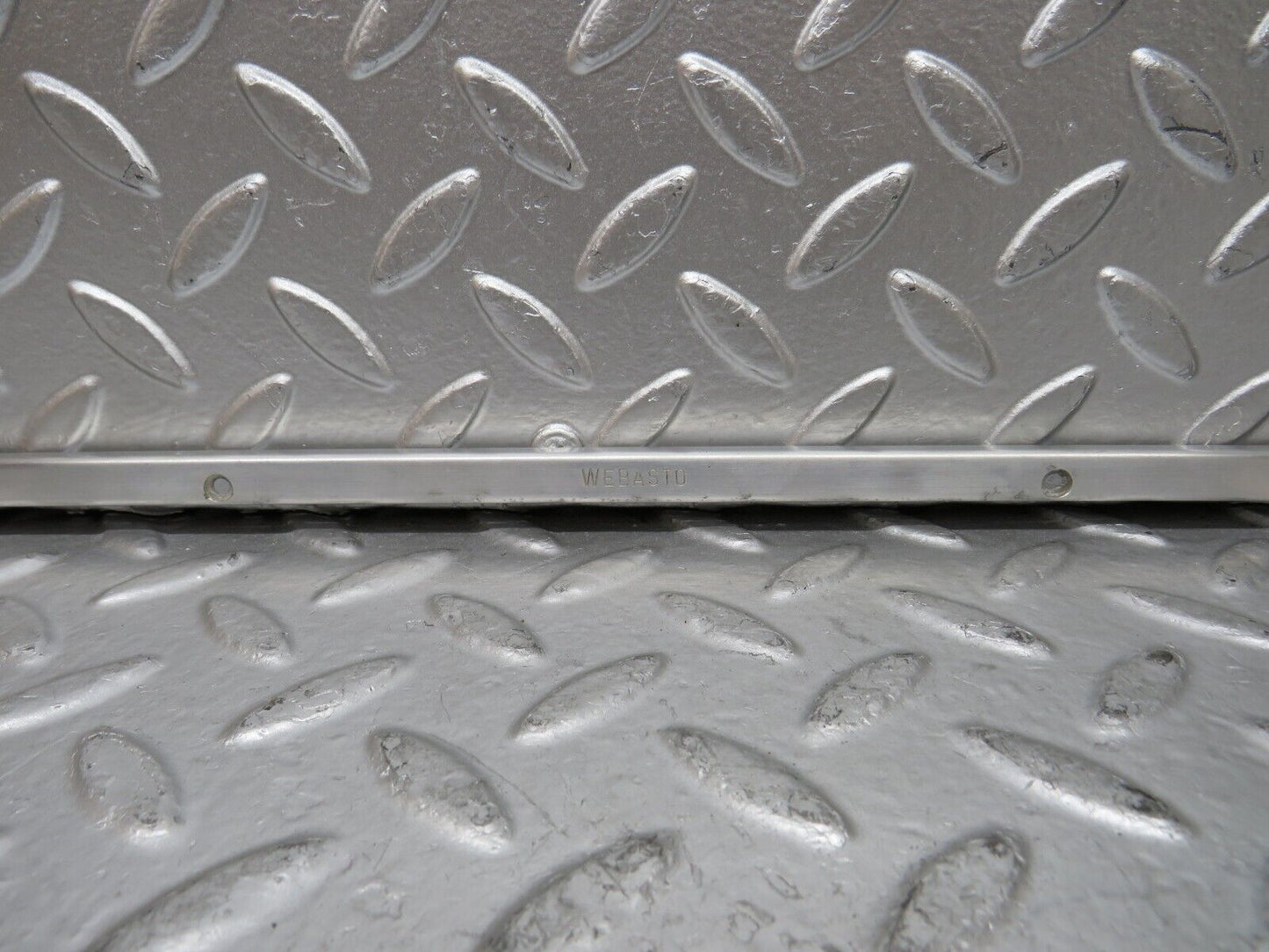 27000 Mercedes-Benz W123 240D Sunroof Chrome Trim