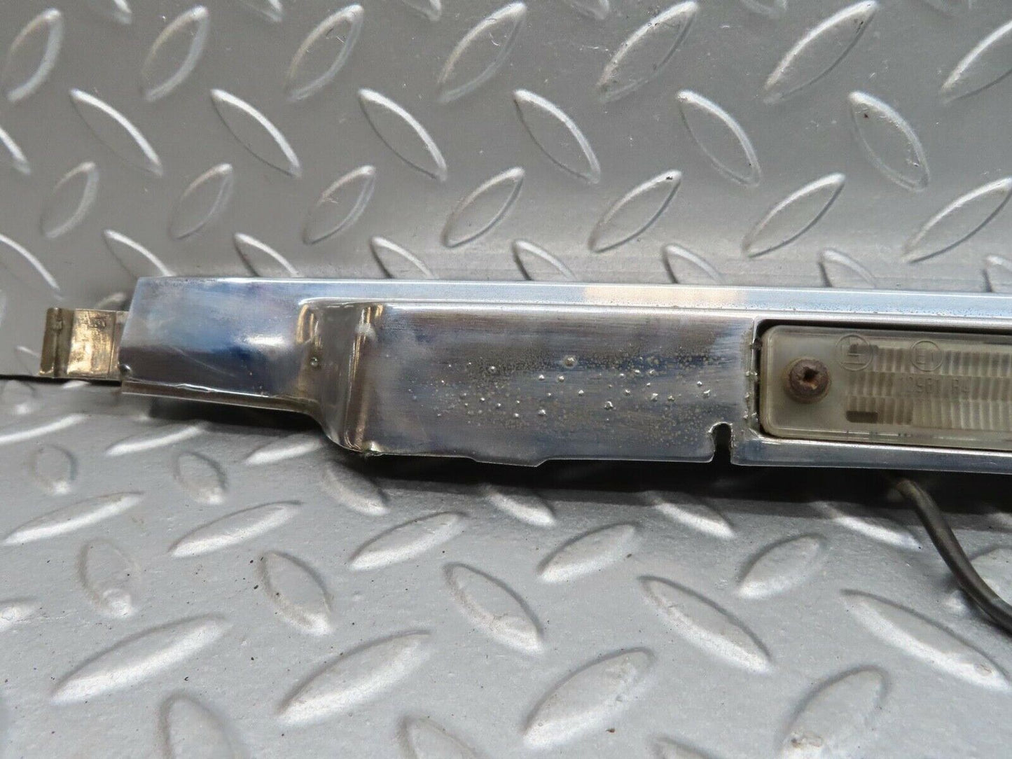 14330 Mercedes-Benz W116 350SE number Plate Light Holder Chrome Moulding Trim