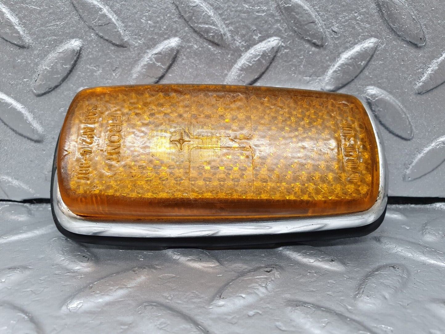 43120 Mercedes-Benz W108 280SE Front Right Side Position Light 0008260441