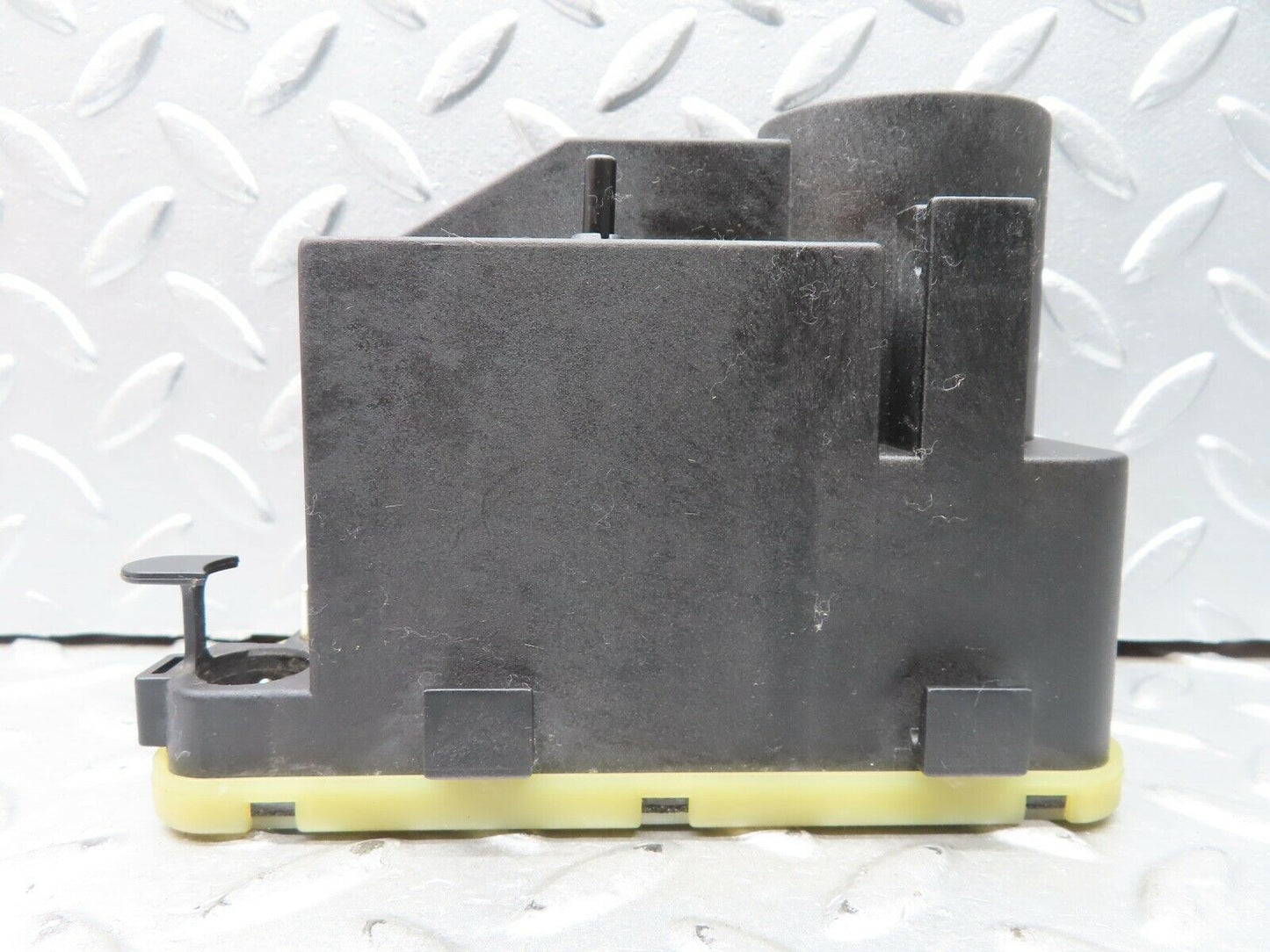21617 Mercedes-Benz W126 300SE Central Locking Vacuum Pump 0008000948