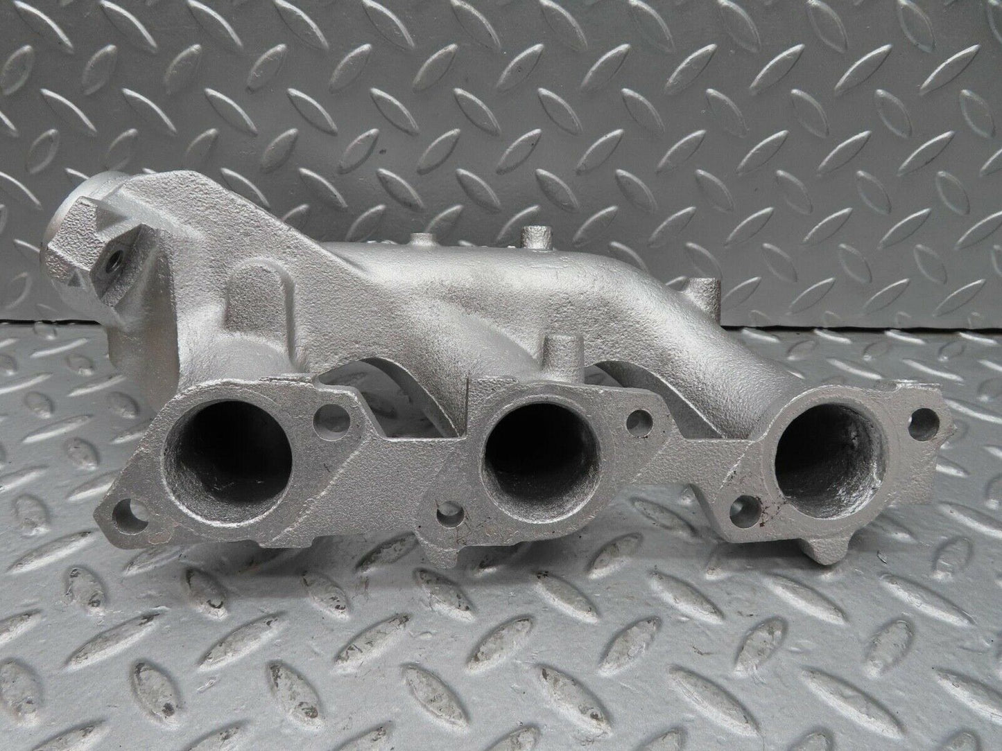 16418 Mercedes-Benz W124 260E Exhaust Manifold 1-3 Cylinder 1031425022