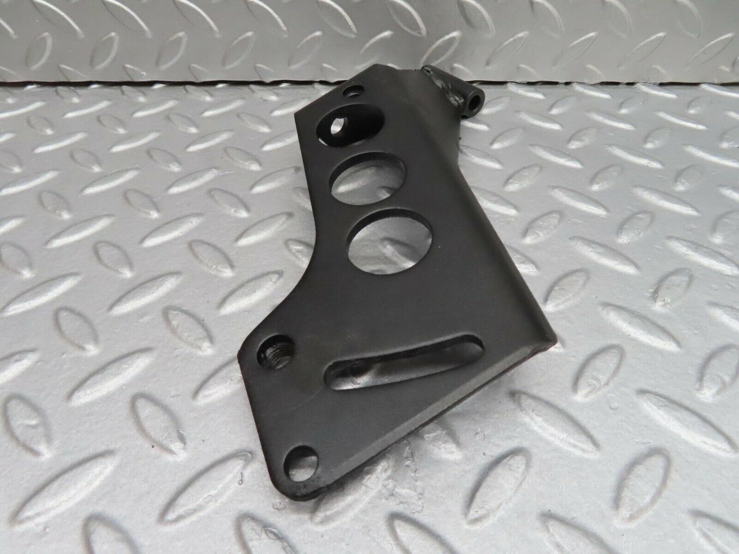 15972 Mercedes-Benz W123 280E Power Steering Pump Bracket