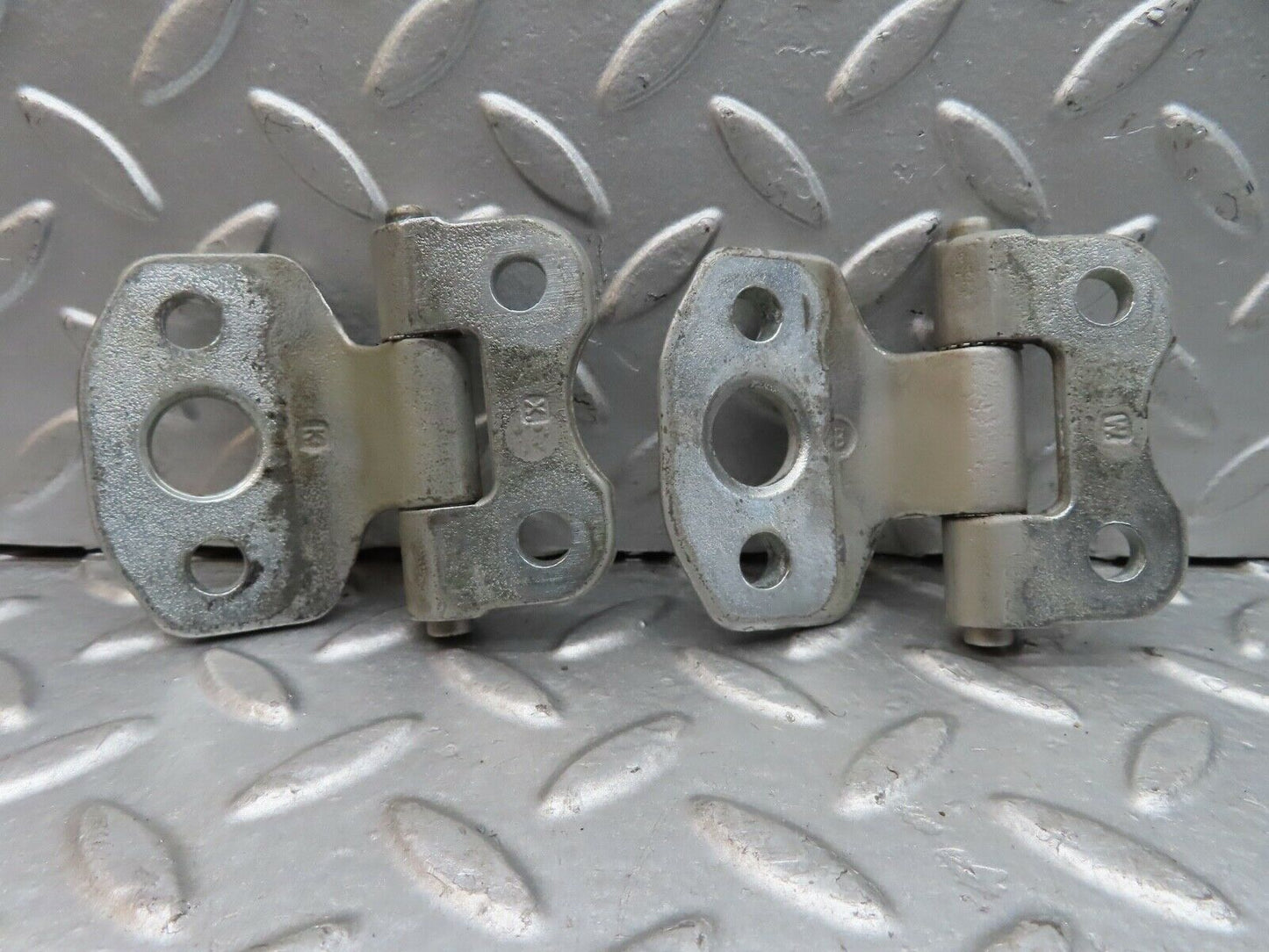 19341 Mercedes-Benz C140 CL420 Coupe Right Door Hinges Pair