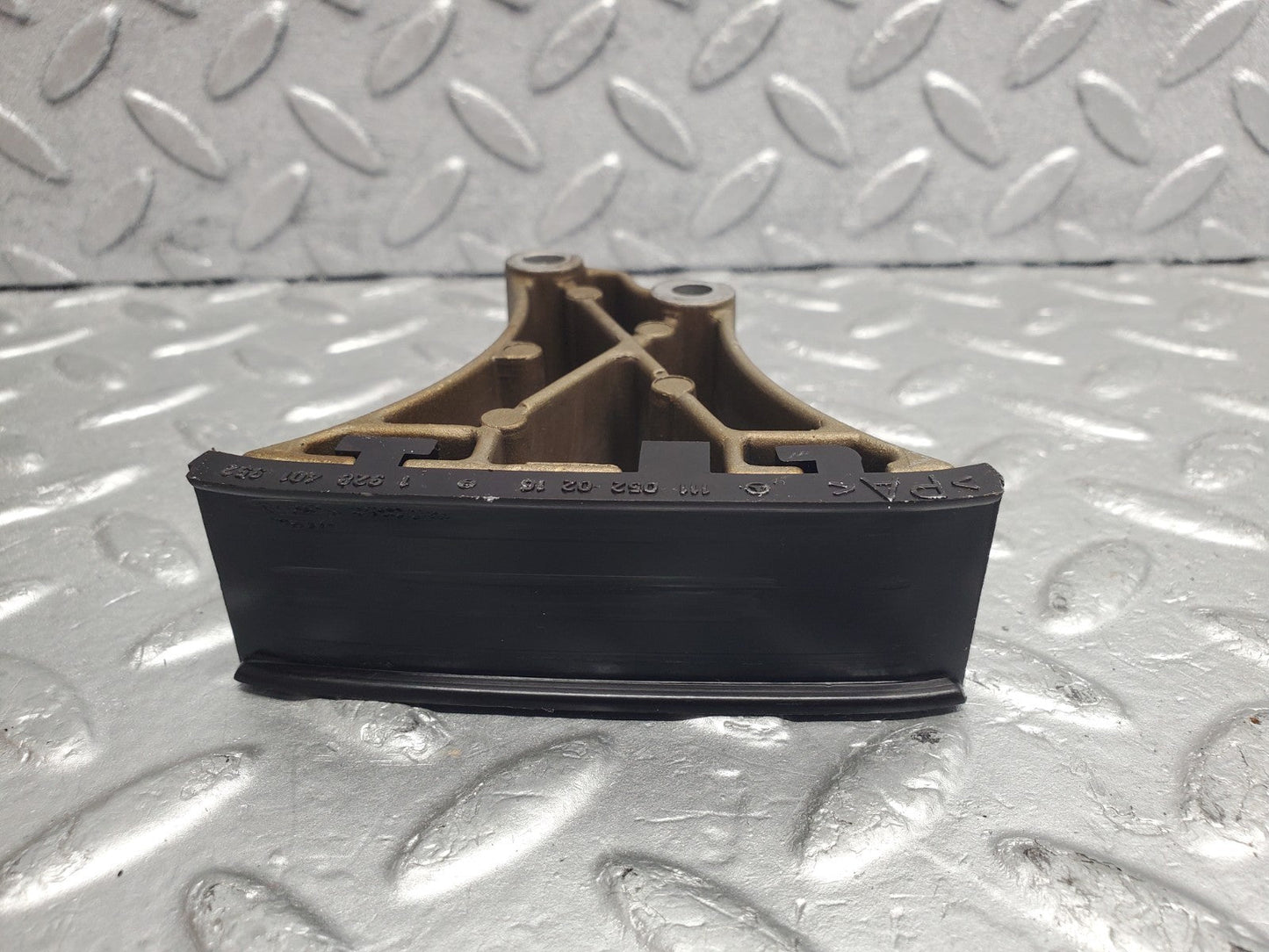 W124 Wagon timing chain guide rail used OEM