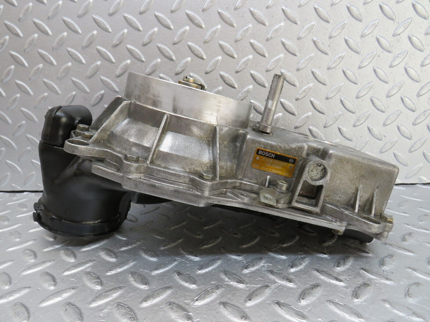 36269 Mercedes-Benz W126 420SE Air Flow Mass Meter Sensor Bosch 0438121037 1161400618