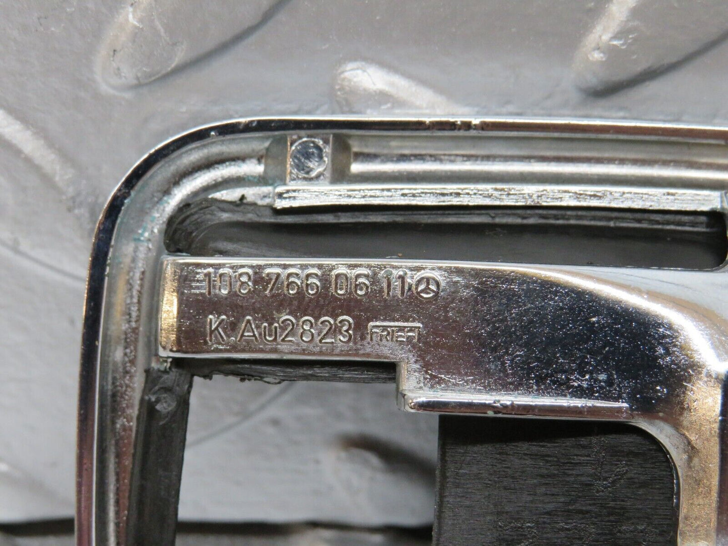 25575 Mercedes-Benz W123 200 Door Handle Surround Right 1087660611