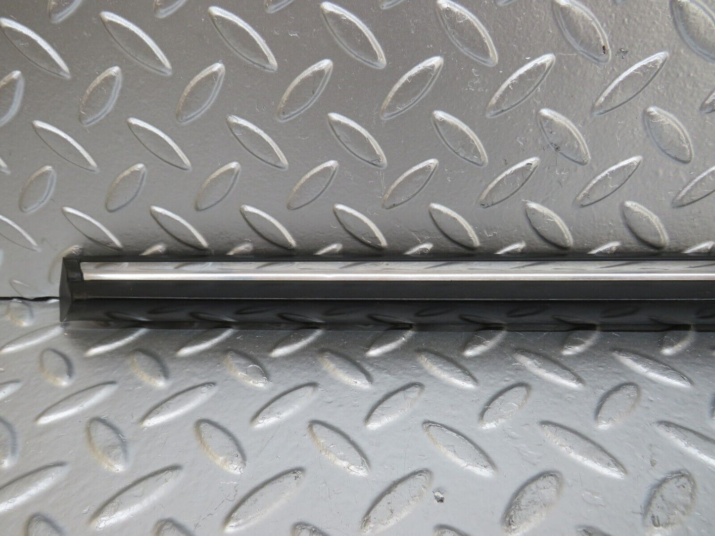 26079 Mercedes-Benz W116 450SE Rear Left Door Centre Moulding Trim