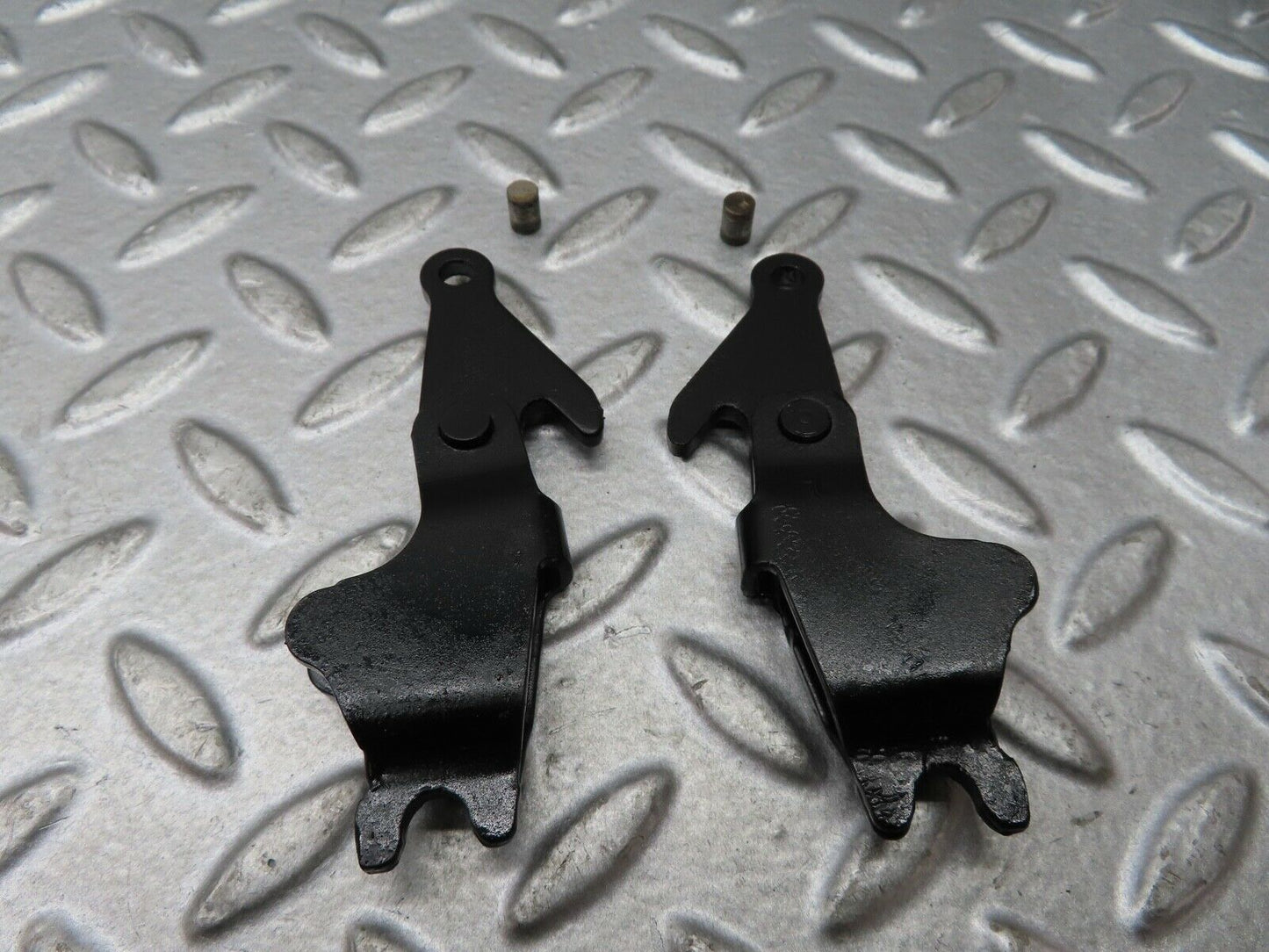 19205 Mercedes-Benz W123 300D Handbrake Regulator