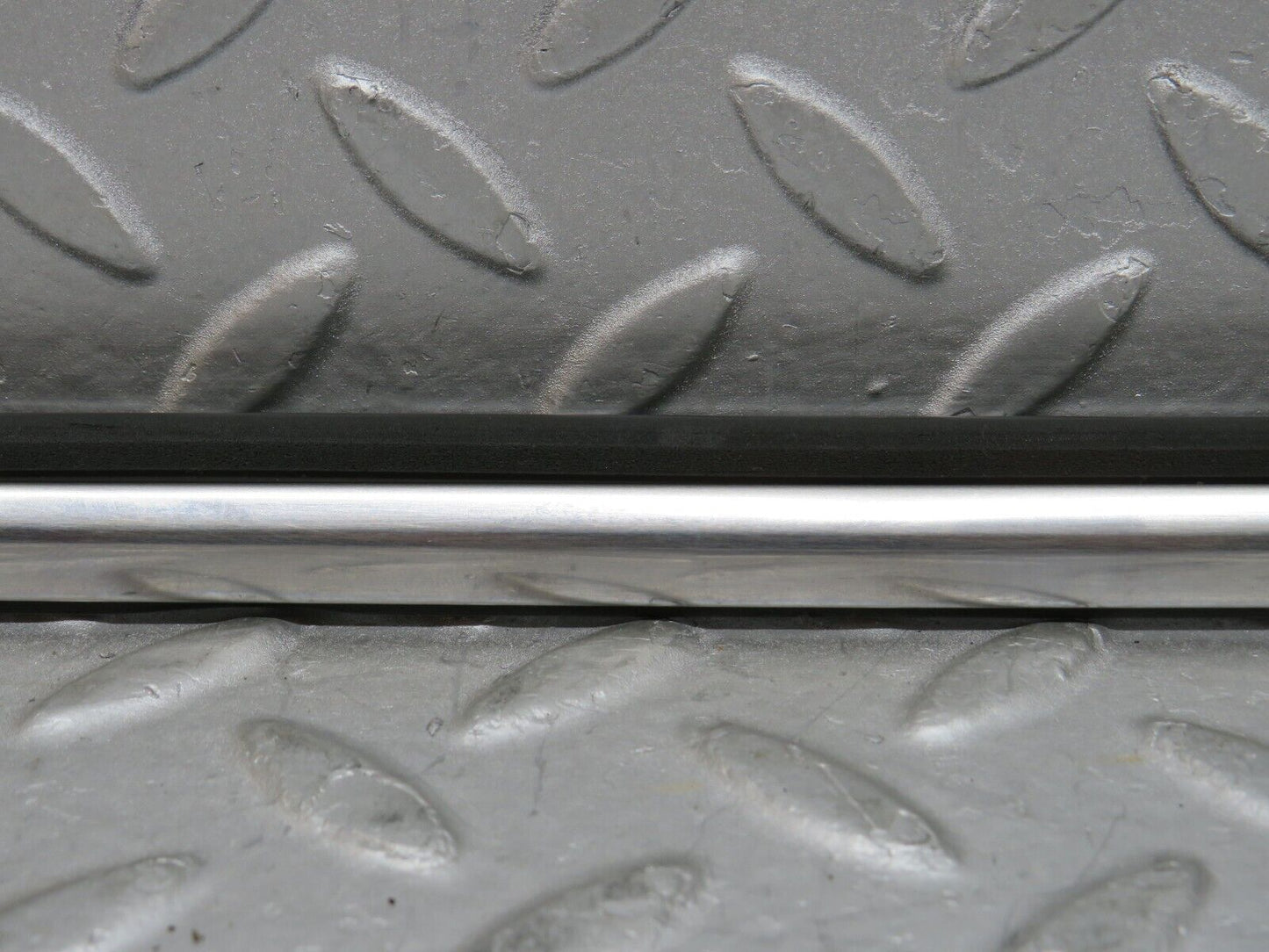 37435 Mercedes-Benz W109 300SEL Front Left Door Centre Moulding Trim