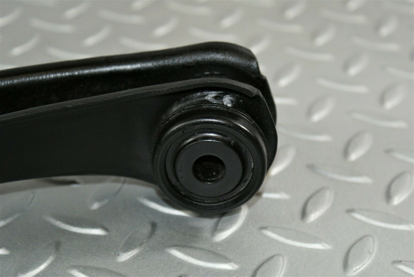 3213 Mercedes-Benz W115 220D Front Right Upper Control Arm